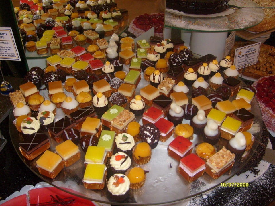 Themenbuffet Kuchen und Dessert Iberostar Waves Ciudad Blanca