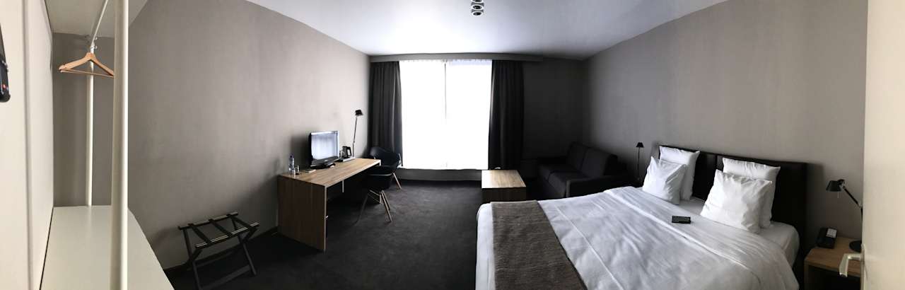 Zimmer Chelton Hotel