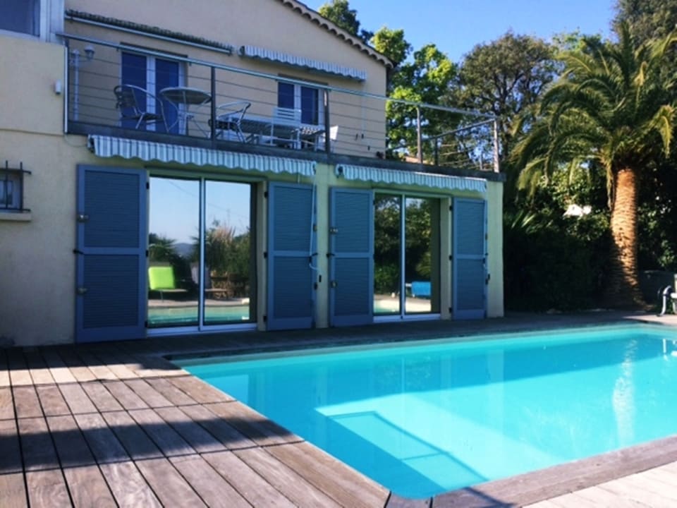 Pool Villa Maya Guesthouse