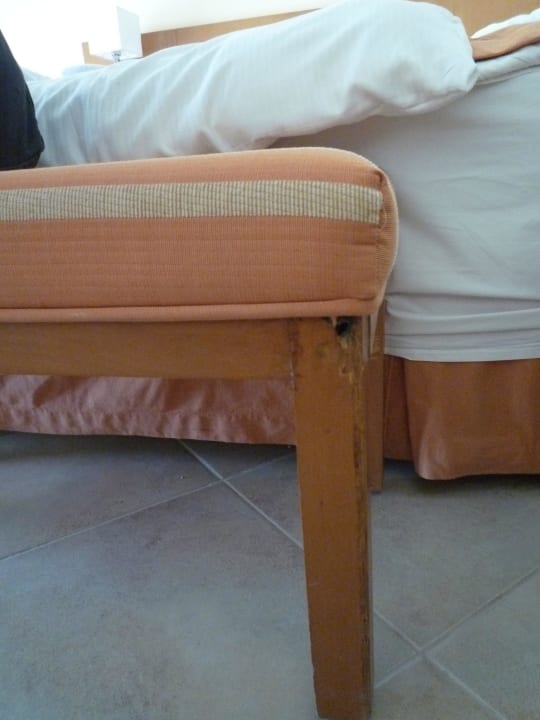 Junior Suite im Beach Hotel - kaputte Bank Cleopatra Luxury Resort Makadi Bay