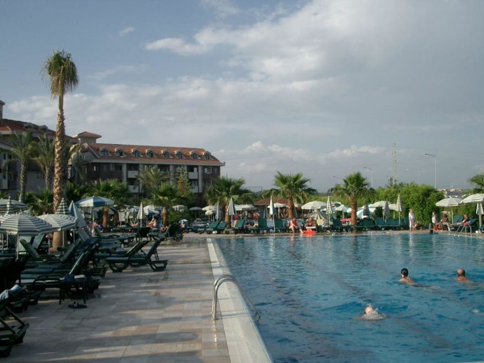 Hotelanlage Pool Hane Family Resort