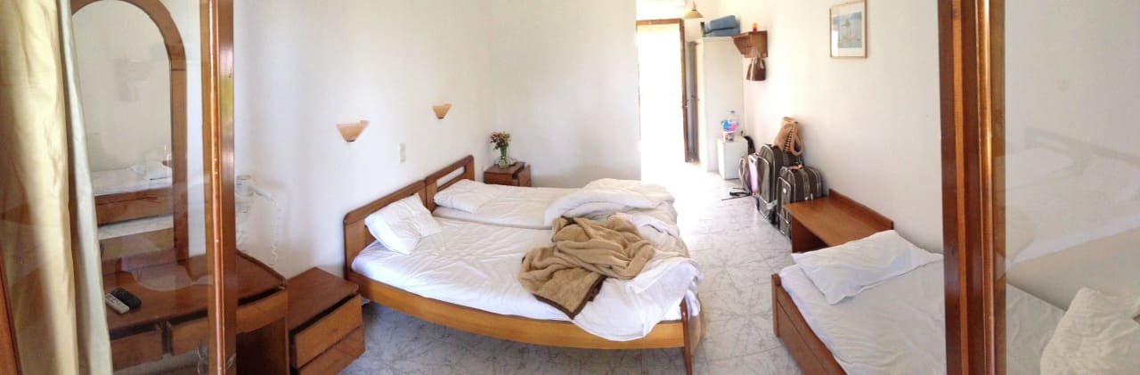 Zimmer Acharavi Beach Hotel