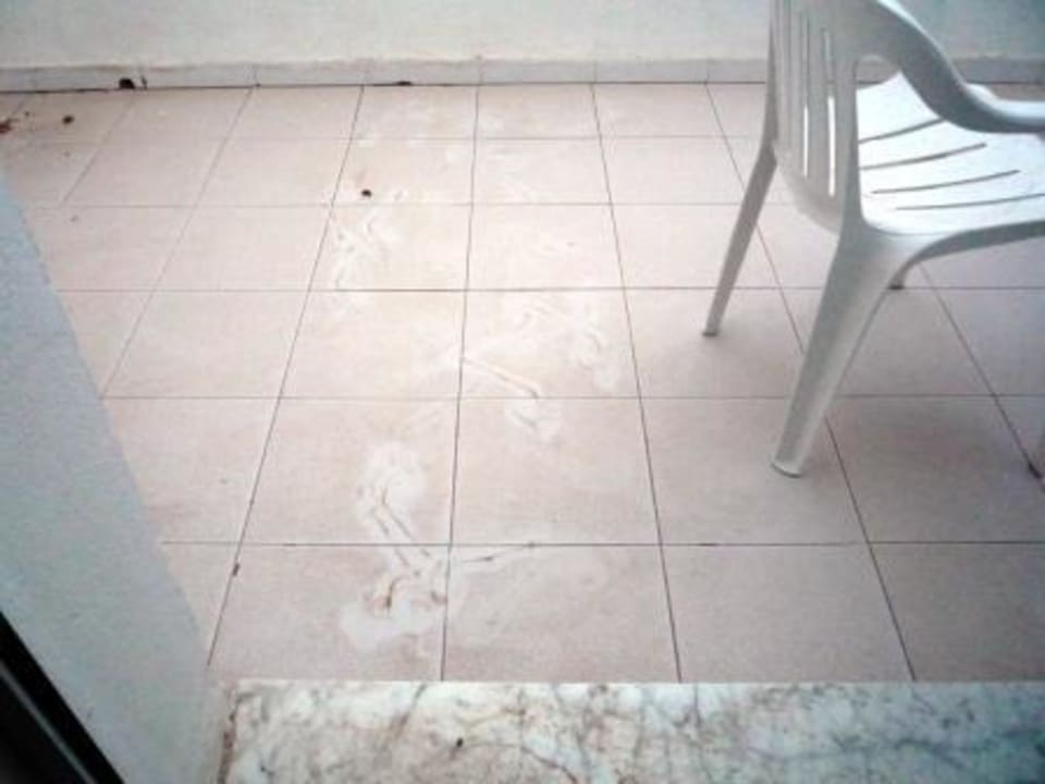 Verschmutzter Balkon Hotel El Mouradi Djerba Menzel