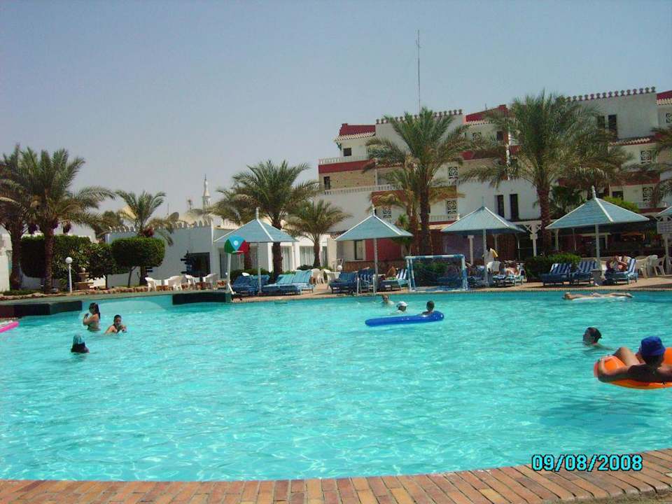 Największy basen holetowy Albatros Sharm Resort