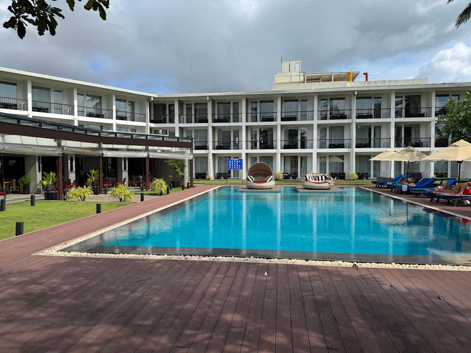 Pool Hotel Camelot Beach