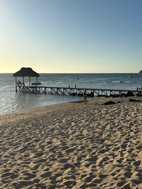 Strand Outrigger Mauritius Beach Resort