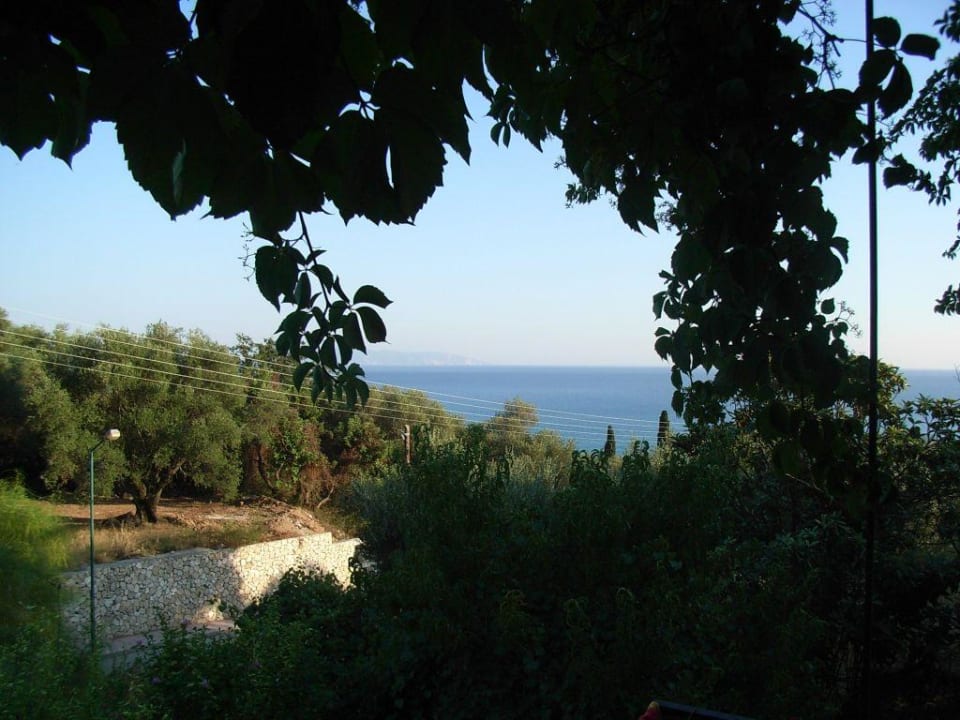 Blick vom Balkon Hotel Thalassino Trifilli