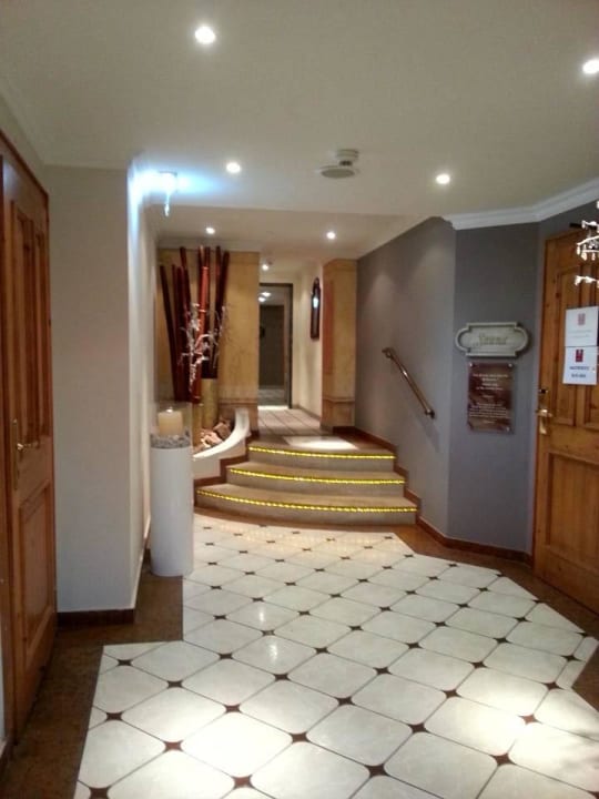 Gang im Wellnessbereich Hotel Kendler