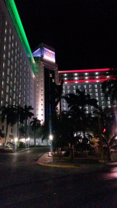 Mexikanische Farben :-) Hotel Riu Cancun