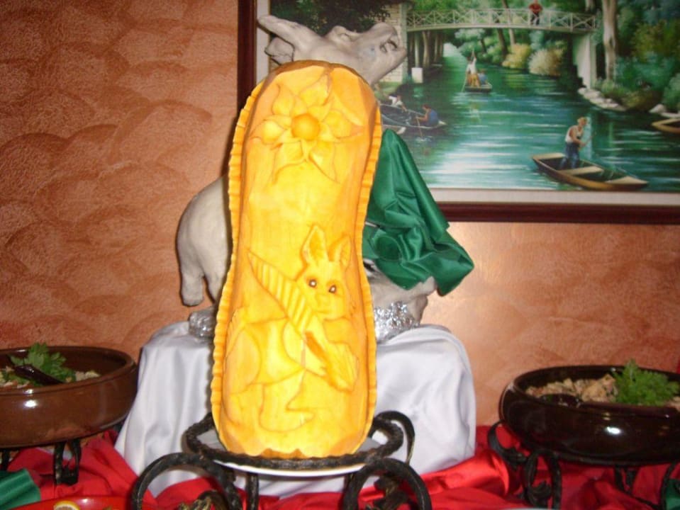 Buffet Royal Atlantis Beach Hotel