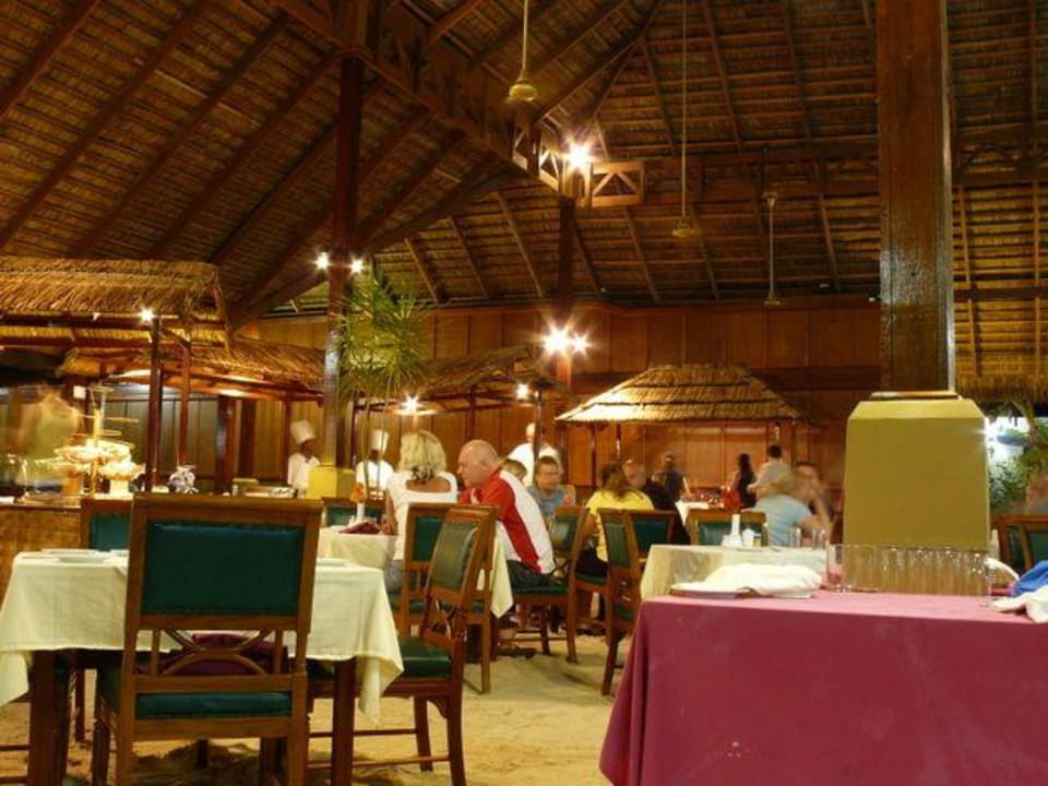 Essensraum Summer Island Maldives
