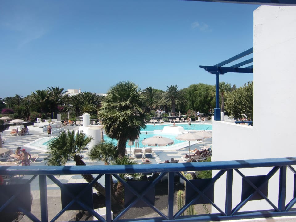 Poolblick vom Balkon Relaxia Olivina