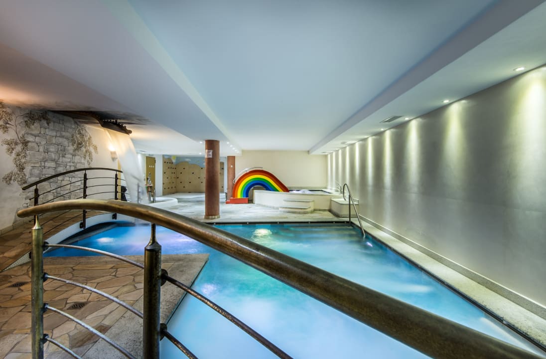 Pool Hotel Ciasa Tama