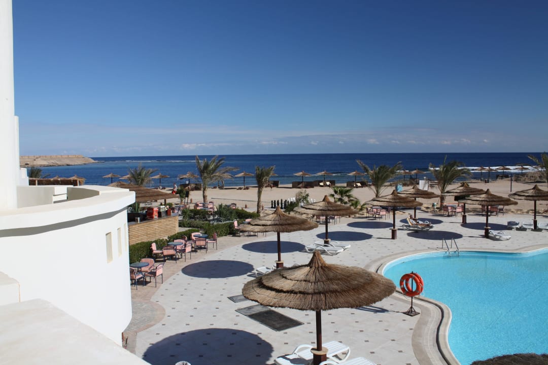 Blick vom Zimmer 210 Richtung Strand Coral Sun Beach