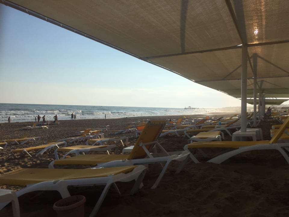 Strand Hotel Victory Resort