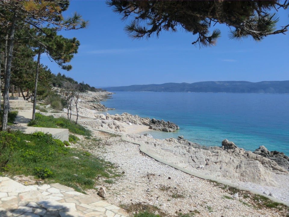 Strand vor Hotel Valamar Sanfior Hotel & Casa