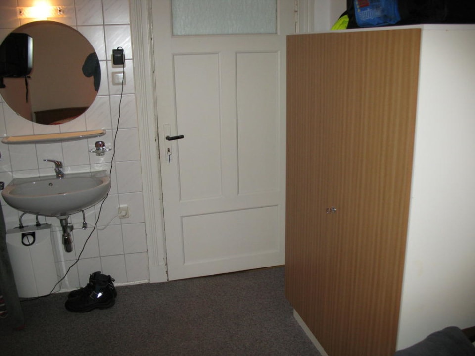 Zimmer mit Eingangstür Haus Elisabeth