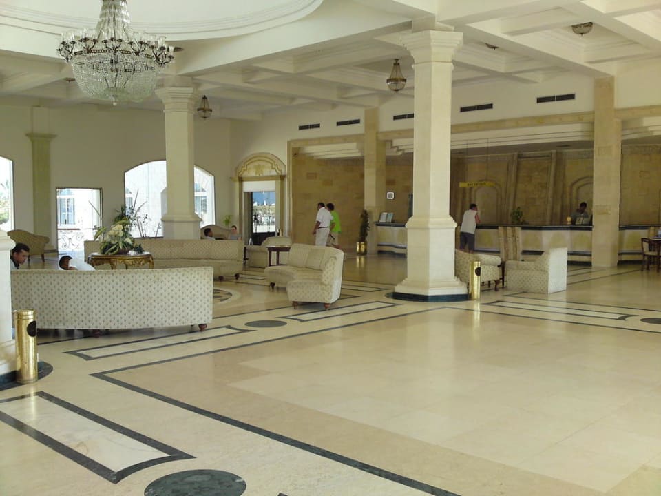 Eingangsbereich Brayka Bay Resort