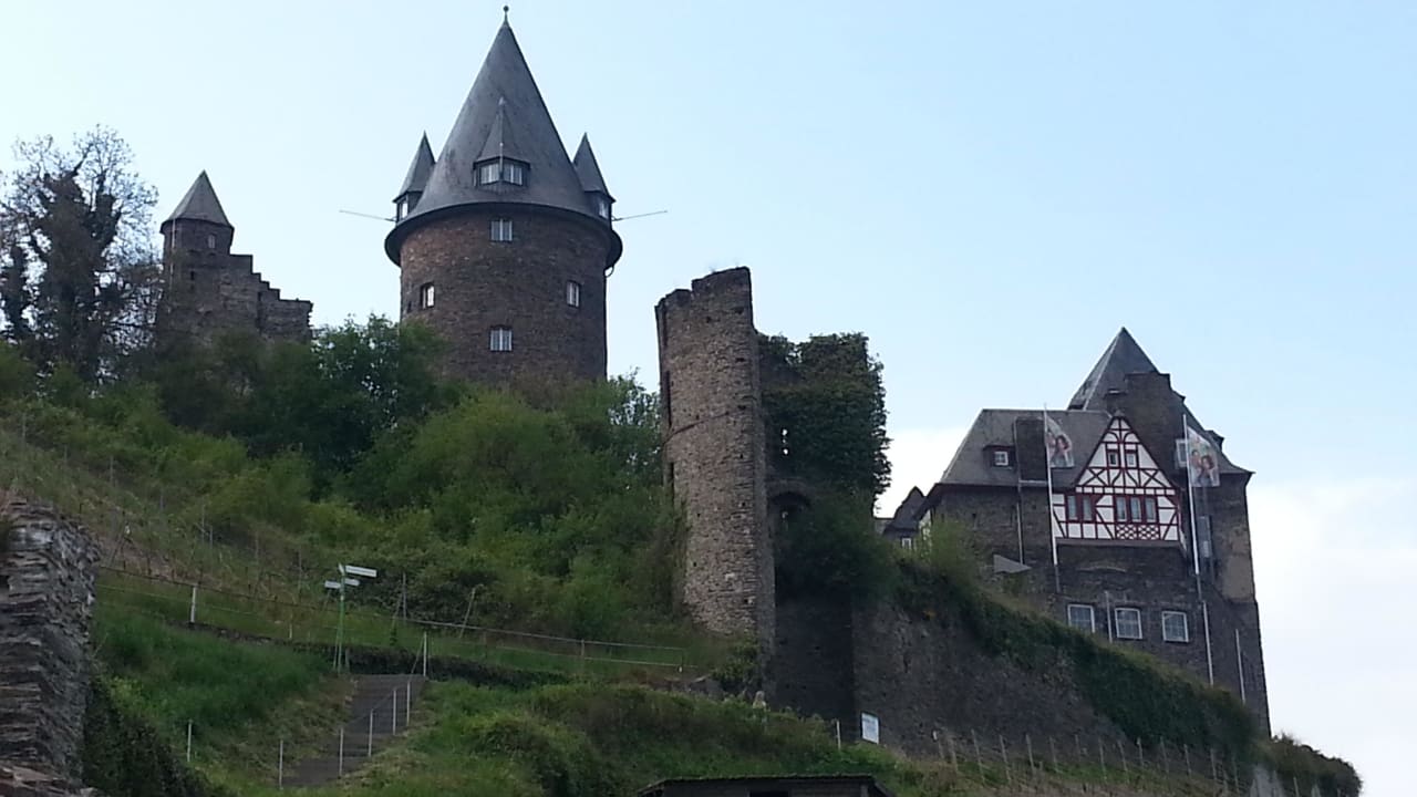 Ansicht beim Aufstieg Jugendherberge Burg Stahleck