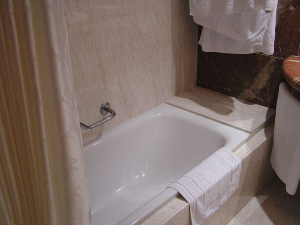 Badewanne mit Dusche Iberostar Waves Playa de Muro