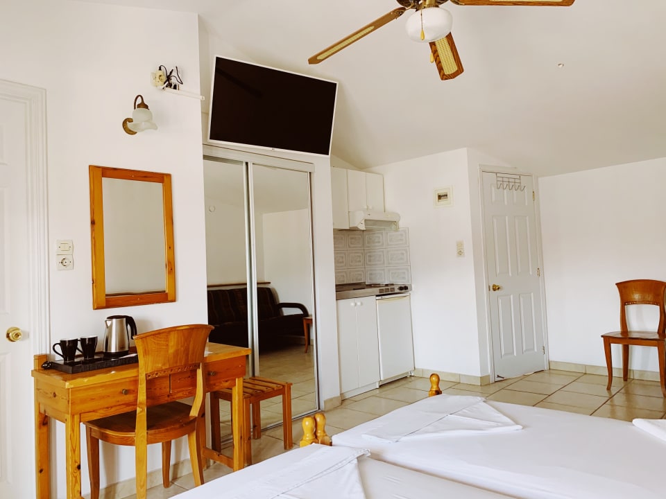 Zimmer Potokaki Beachfront Hotel