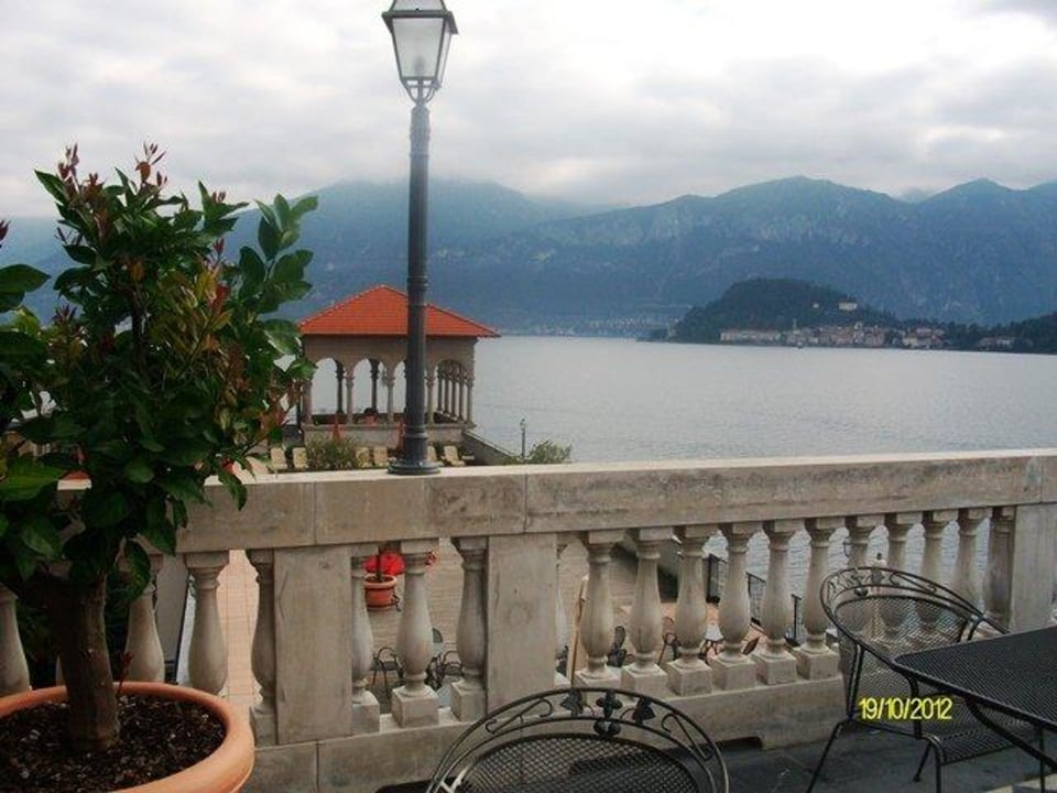 Ausblick auf die Hotelterrasse Grand Hotel Cadenabbia