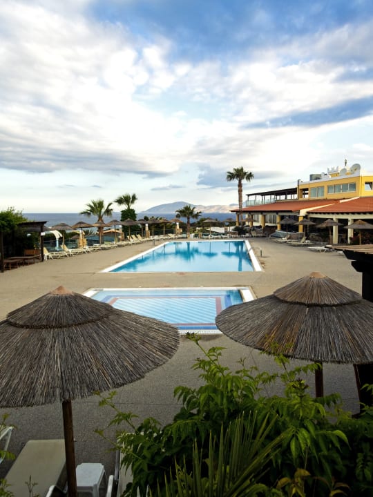 Pool Hotel Kouros Palace