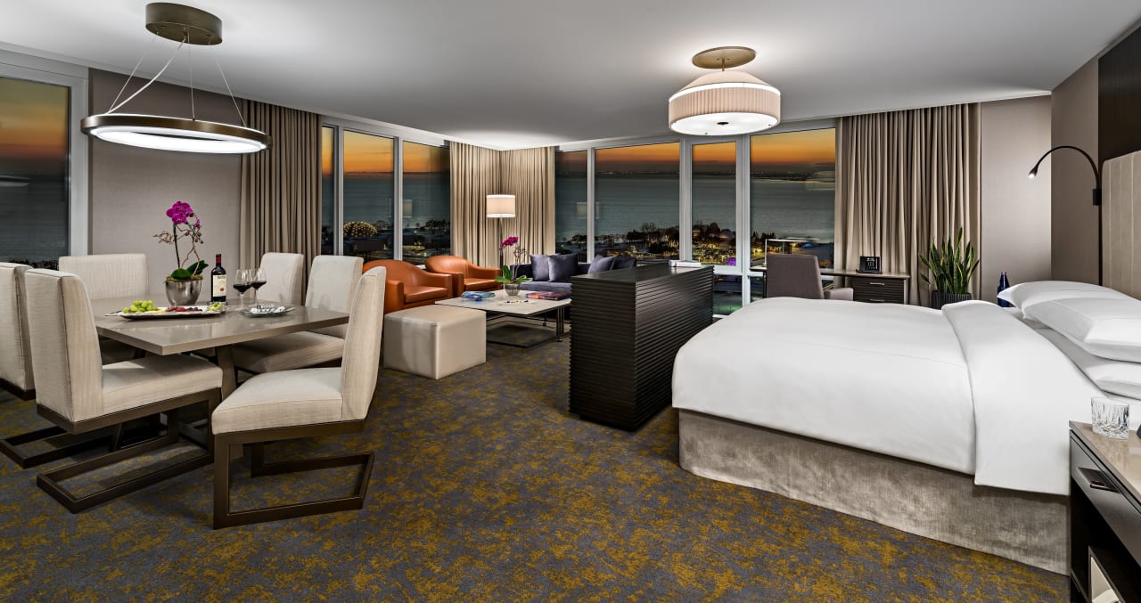Zimmer Hotel X Toronto, a Destination by Hyatt Hotel
