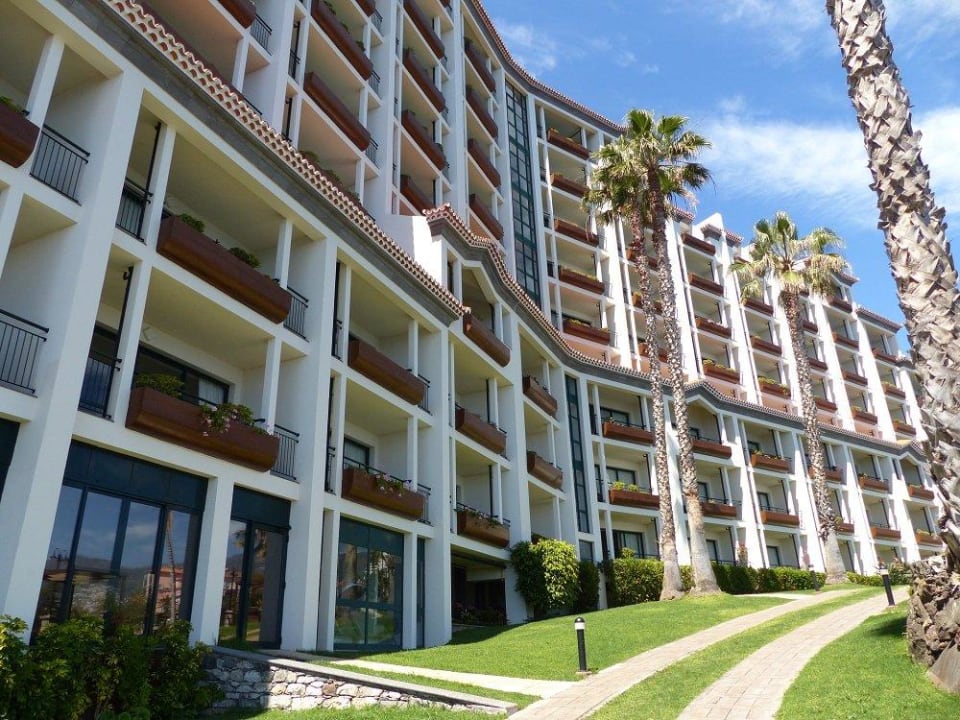 Seitenansicht Hotel The Cliff Bay (PortoBay)