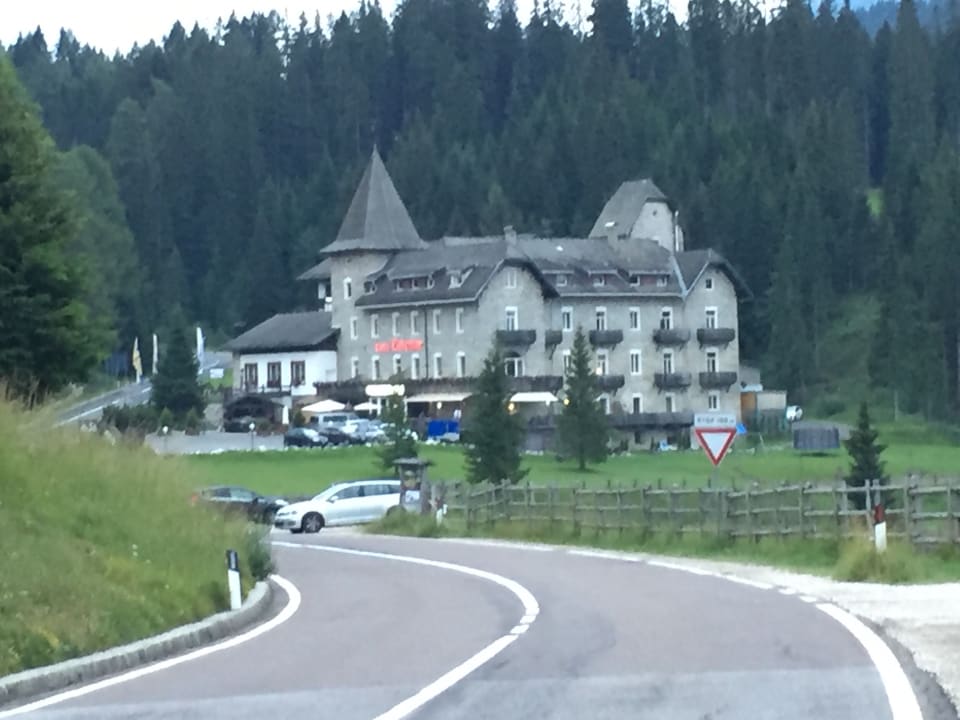 Außenansicht Hotel Castel Latemar