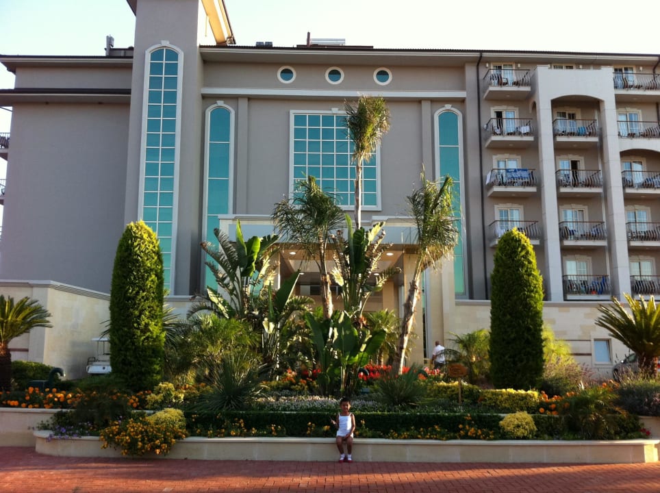 Der Eingang zum Hotel Sunis Elita Beach Resort & Spa