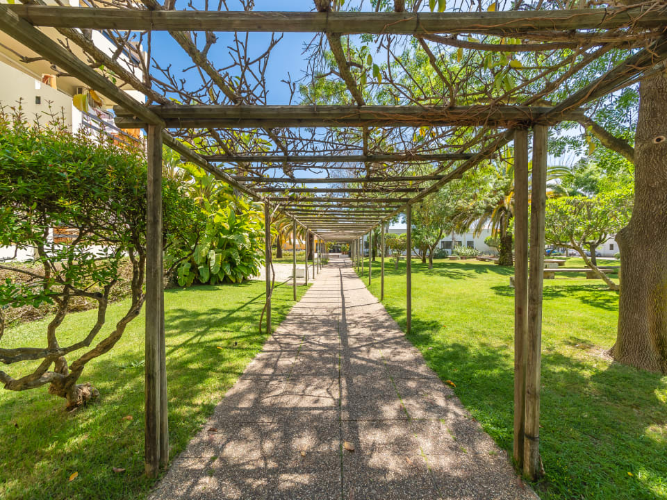 Gartenanlage Golden Club Cabanas