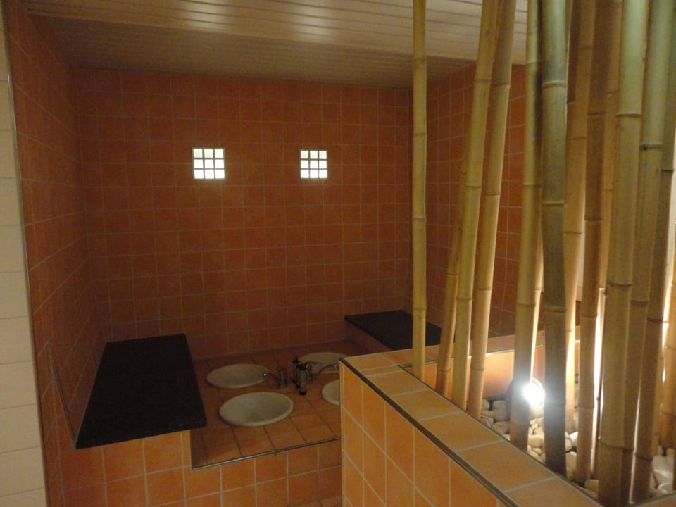 Die Fußbäder im Saunabereich Best Western Hotel Heidehof