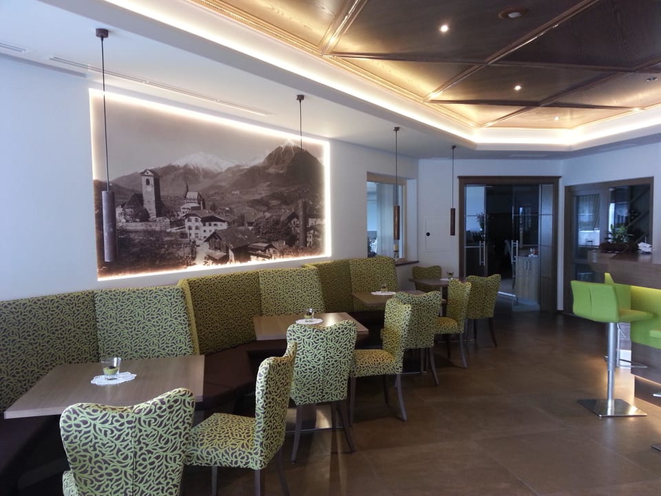 Gemütlich zusammensitzen  Hotel Astor