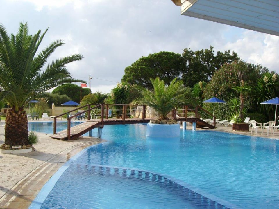 Oberer Pool mit kl. Kinderbecken Hotel Achaios