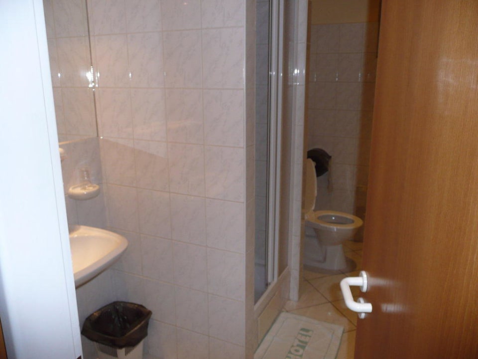 Pohled na koupelnu s WC Hotel U Vlasskeho Dvora