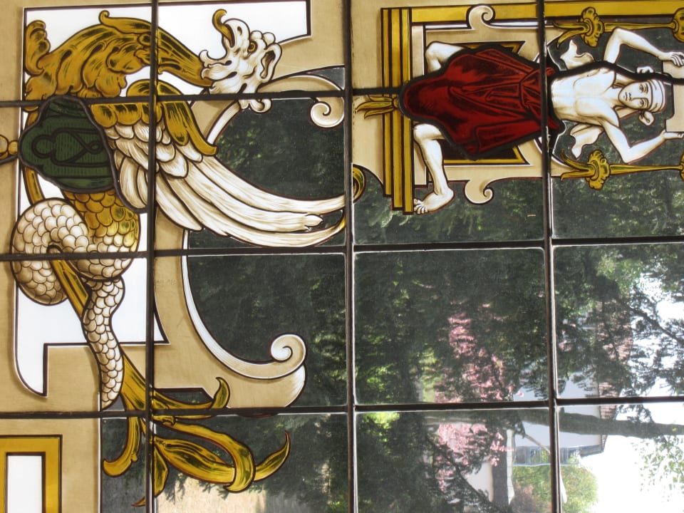 Detail der Glasfenster Hotel Kaiserhof Victoria