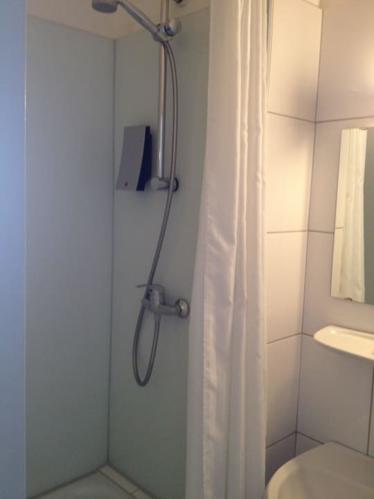 Kleine Dusche PLAZA INN Hamburg Moorfleet