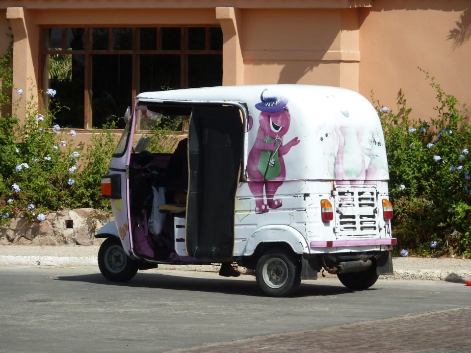 Ein TucTuc Mövenpick Resort & Spa El Gouna