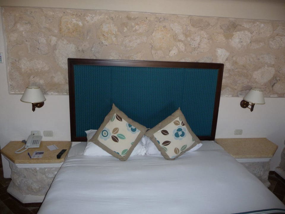 Eine von 350 Zimmer mit Kingsizebett Pickalbatros Citadel Resort