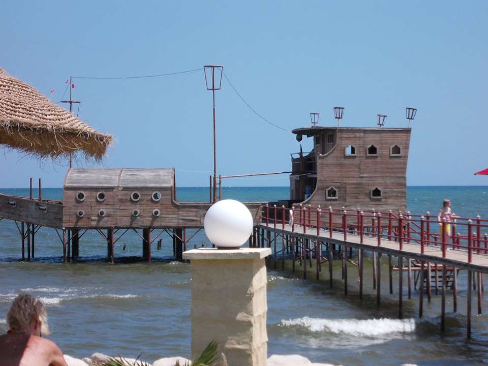 Bar na statku pirackim Alassio Hotel and Thalasso