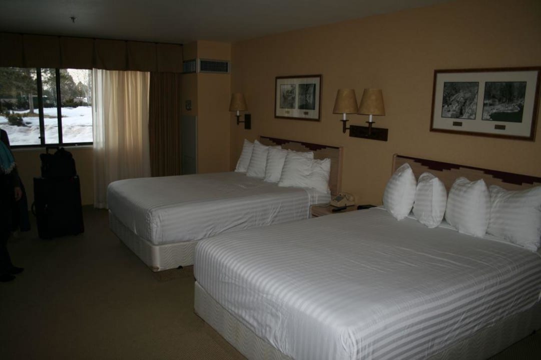 2 Queen Betten The Squire at Grand Canyon