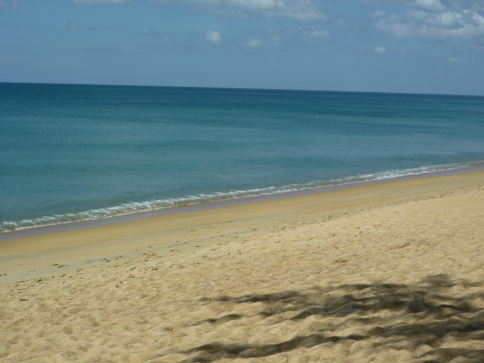 Sehr schöner weitläufiger Strand Anantara Mai Khao Phuket Villas