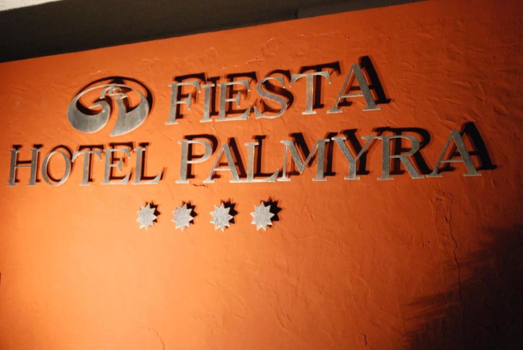 Eingangs-Schriftzug Palladium Hotel Palmyra - Adults only