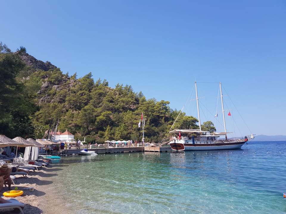 Strand Hillside Beach Club