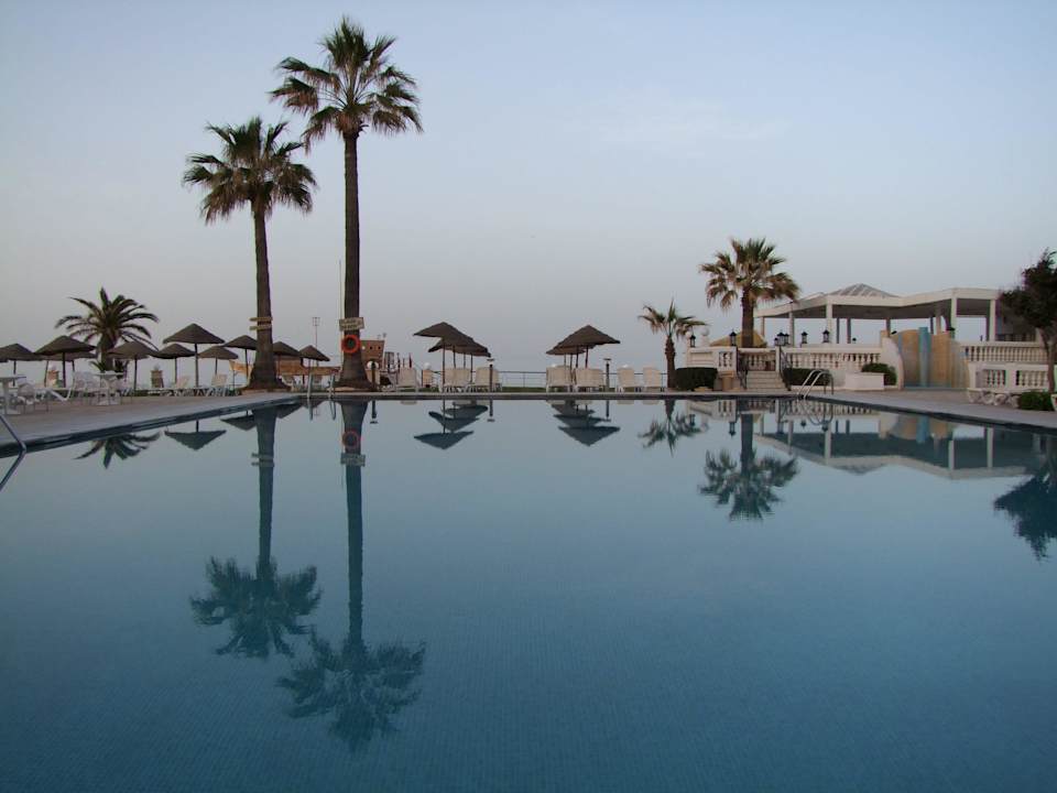 Blick über den Pool Alassio Hotel and Thalasso