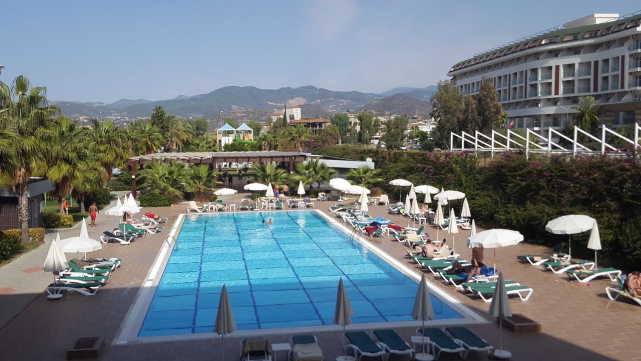 Der eine Pool  Hotel Royal Garden Beach