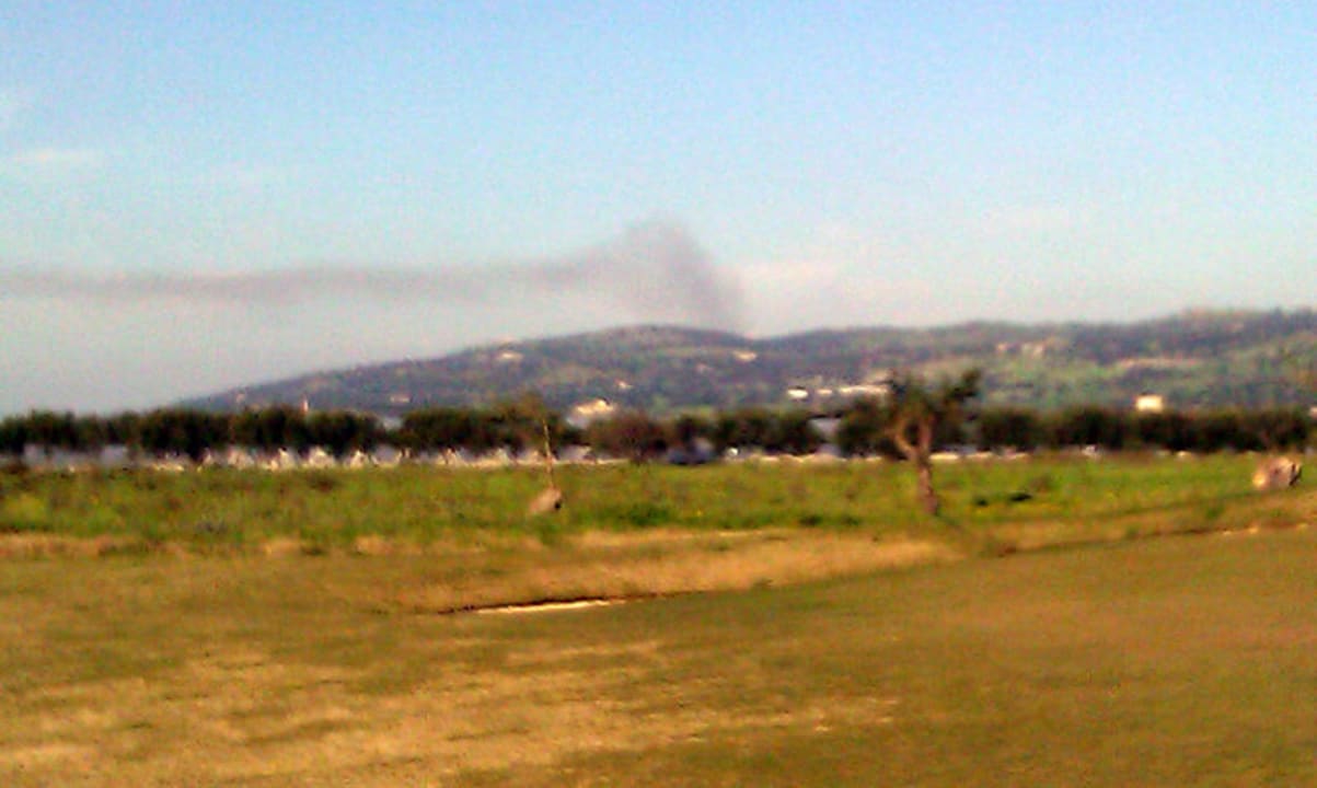 Fairway mit Etna inkl. Vulkanausbruch Donnafugata Golf Resort & Spa