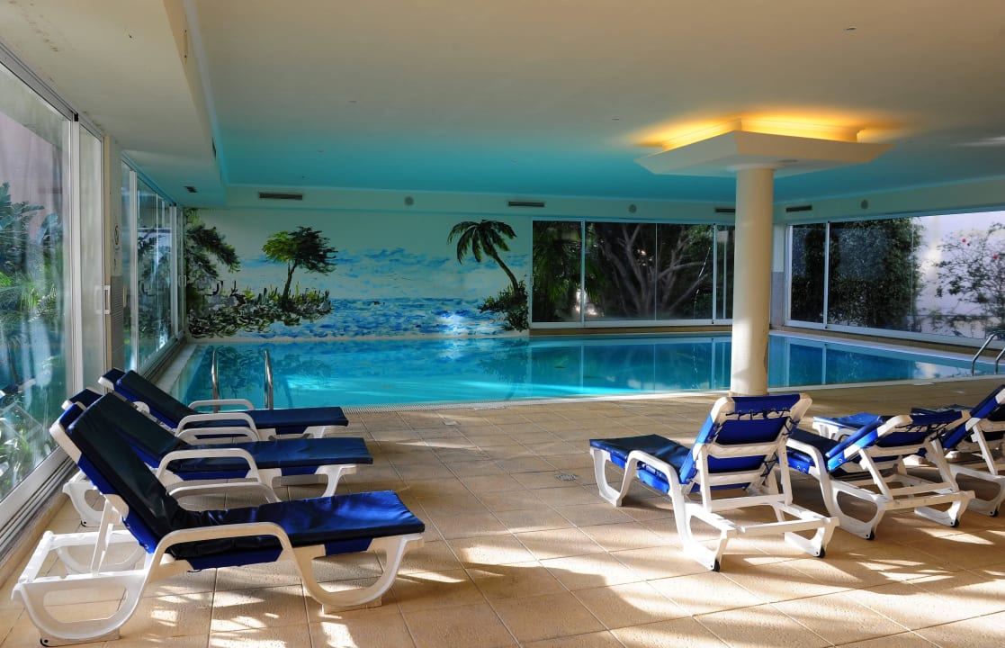 Indoor pool Dorisol Estrelicia Hotel