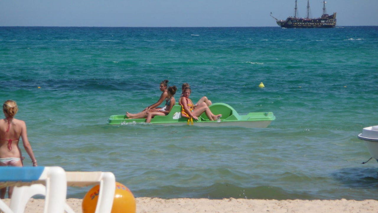 Tretbootfahren am Strand (kostenlos) Hotel Paradis Palace